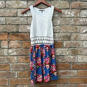 Bailey blue white and floral print summer dress. Size M